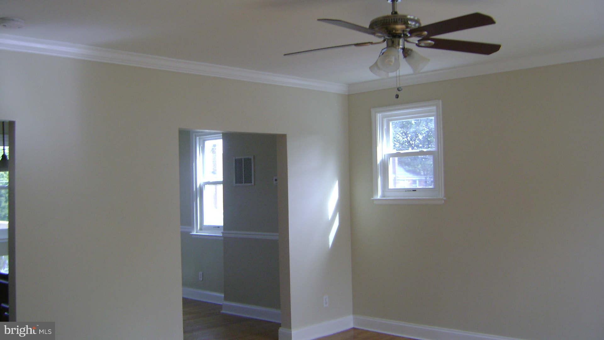 1634 Northwick Road Baltimore, MD 21218 - Photo 3 of 29 Living Room