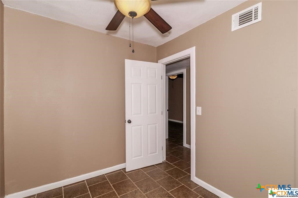 4801 Renick Ranch Road Killeen, TX 76549 - Photo 13 of 29 an empty room with a hallway