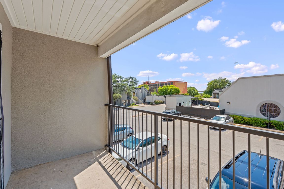 935 La Posada Drive, Unit 254 Austin, TX 78752 - Photo 15 of 19 View of balcony