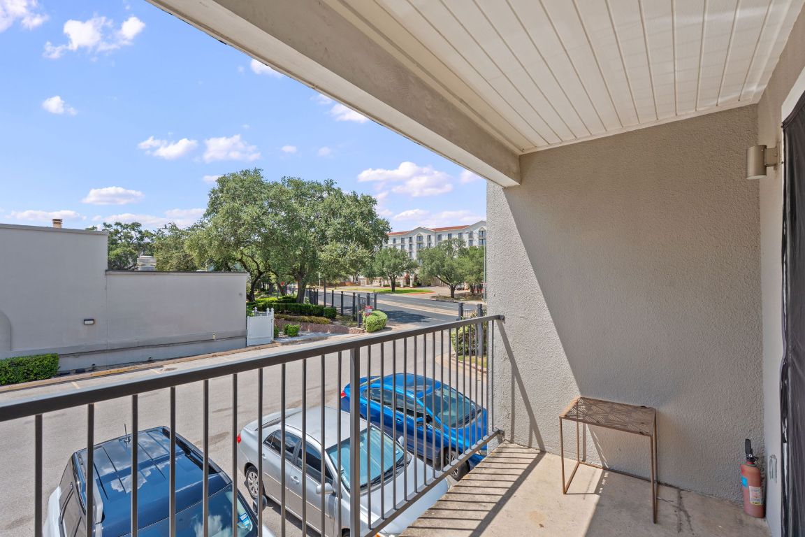 935 La Posada Drive, Unit 254 Austin, TX 78752 - Photo 16 of 19 View of balcony