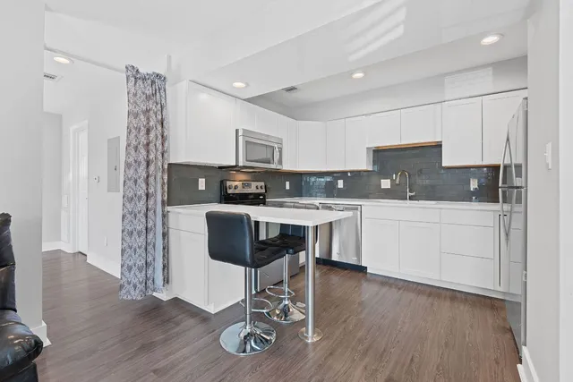 $999 | 935 La Posada Drive, Unit 254, Austin, TX 78752