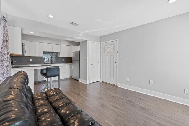 $999 | 935 La Posada Drive, Unit 254, Austin, TX 78752