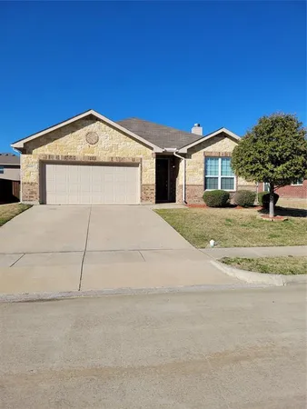 $2,000 | 1633 Kawati Way, Krum, TX 76249