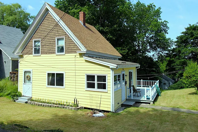 $335,000 | 28 Charles Street, Belfast, ME 04915