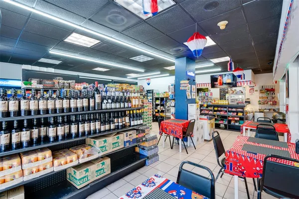 $1,900 | 18011 Biscayne Boulevard, Unit 1003, Aventura, FL 33160