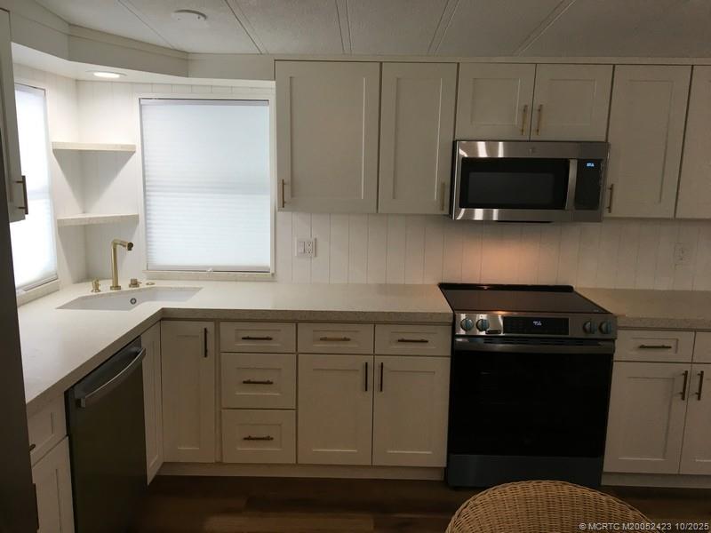 16248 Southwest Two Wood Way Indiantown, FL 34956 - Photo 2 of 18 Kitchen