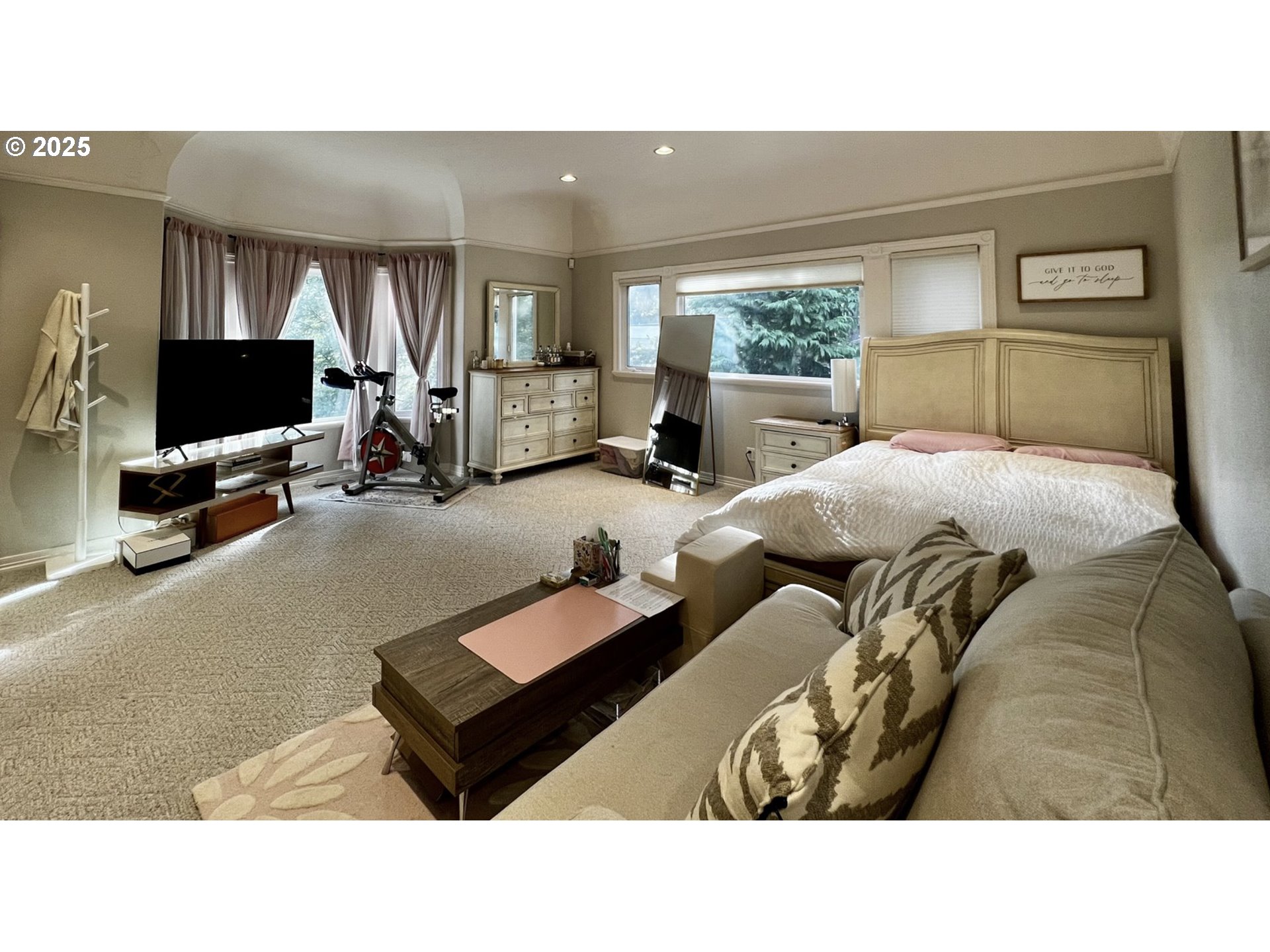 2719 Alder Ridge Drive North Bend, OR 97459 - Photo 16 of 27 a living room with furniture and a flat screen tv