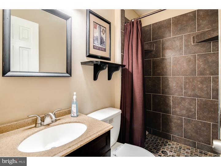 30 Incurve Road Levittown, PA 19057 - Photo 11 of 21 Bathroom