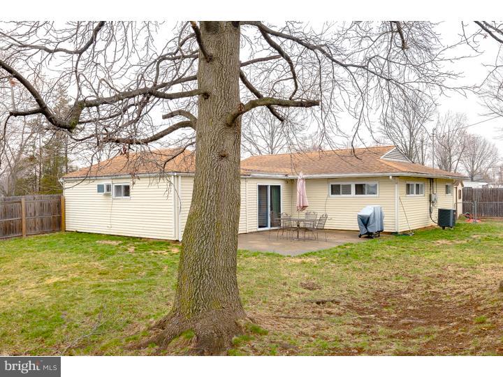 30 Incurve Road Levittown, PA 19057 - Photo 19 of 21 Exterior Back