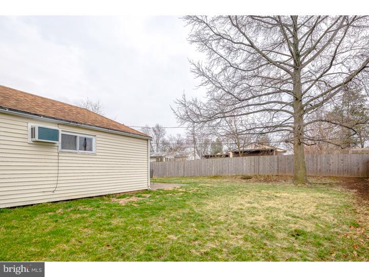 30 Incurve Road Levittown, PA 19057 - Photo 20 of 21 Exterior Back