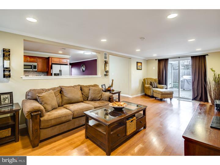 30 Incurve Road Levittown, PA 19057 - Photo 3 of 21 Living Room