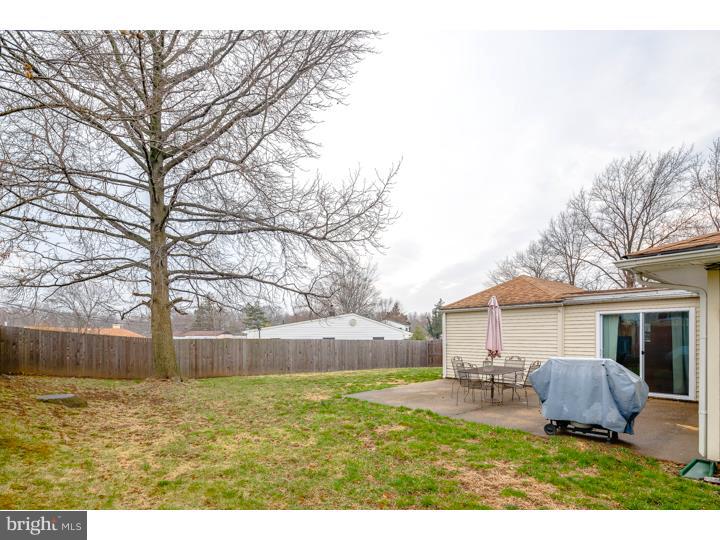 30 Incurve Road Levittown, PA 19057 - Photo 21 of 21 Exterior Back