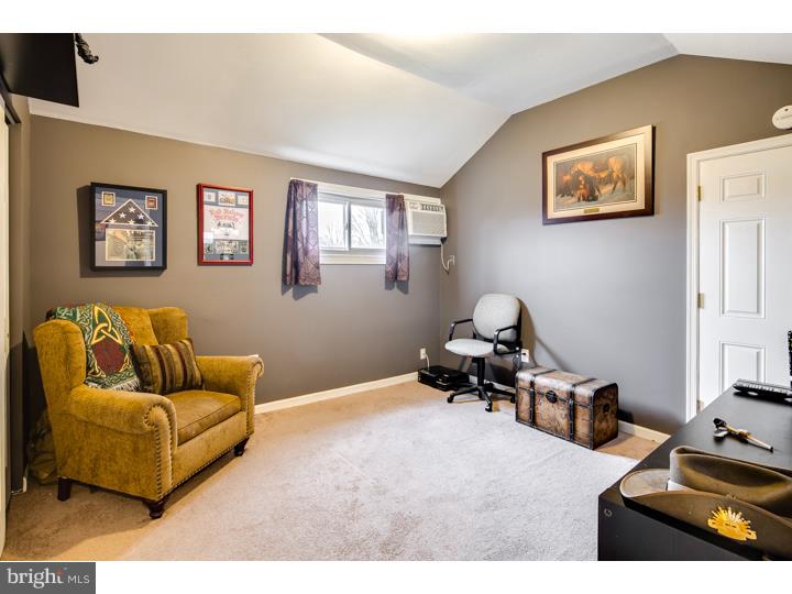 30 Incurve Road Levittown, PA 19057 - Photo 5 of 21 Bedroom 4