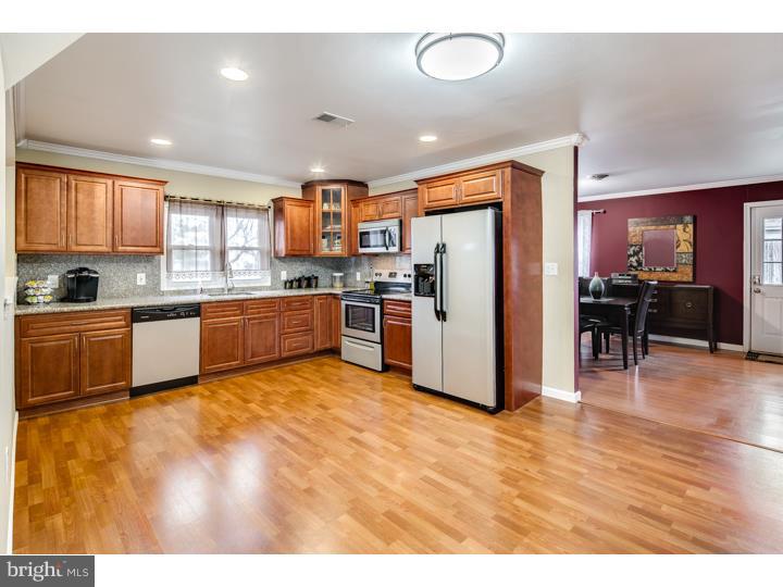 30 Incurve Road Levittown, PA 19057 - Photo 6 of 21 Kitchen