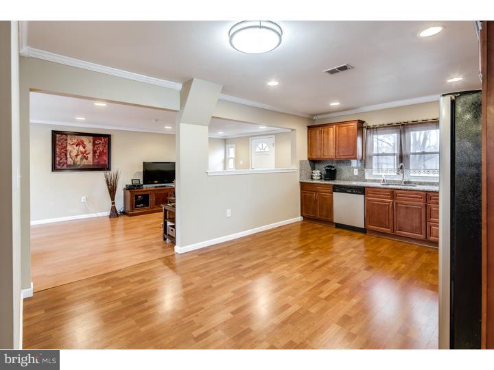 30 Incurve Road Levittown, PA 19057 - Photo 7 of 21 Kitchen