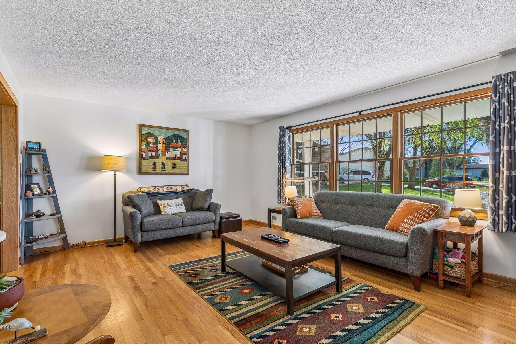 14240 Green View Court Eden Prairie, MN 55346 - Photo 5 of 35