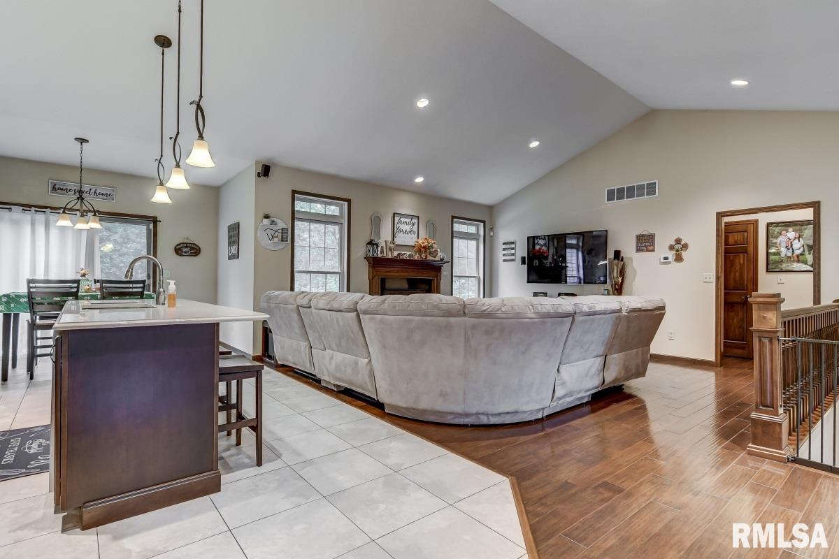 4775 County Road 6 1/4 South Rochester, IL 62563 - Photo 11 of 50 Gallery Image 11