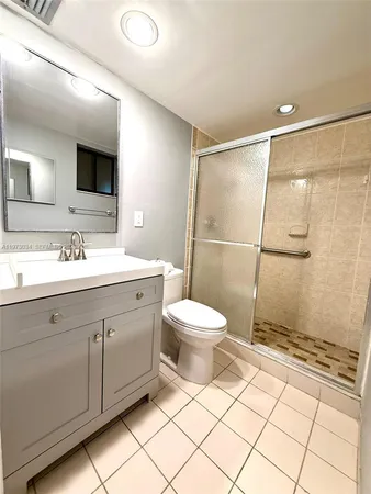 $1,900 | 5220 Las Verdes Circle, Unit 114, Delray Beach, FL 33484