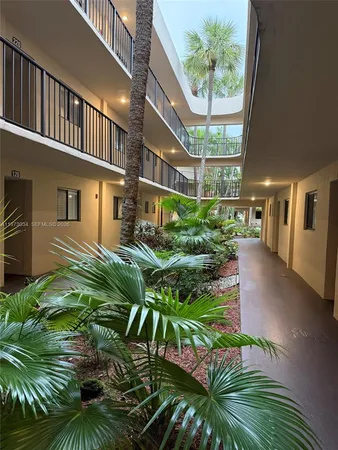 $1,900 | 5220 Las Verdes Circle, Unit 114, Delray Beach, FL 33484