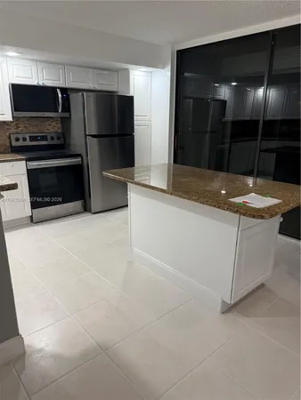 $1,900 | 5220 Las Verdes Circle, Unit 114, Delray Beach, FL 33484