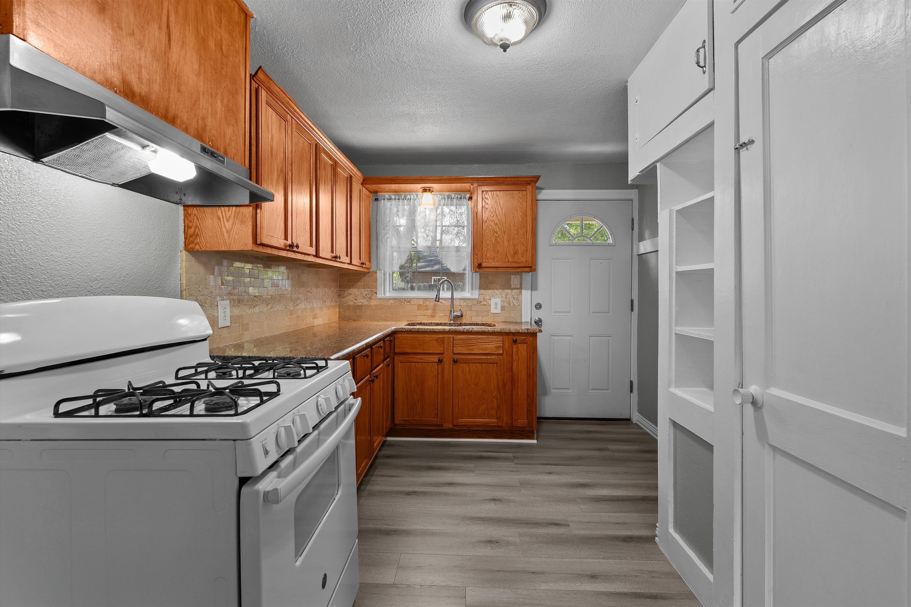 716 Ridgelea Avenue Longview, TX 75602 - Photo 10 of 20 Gallery Image 10