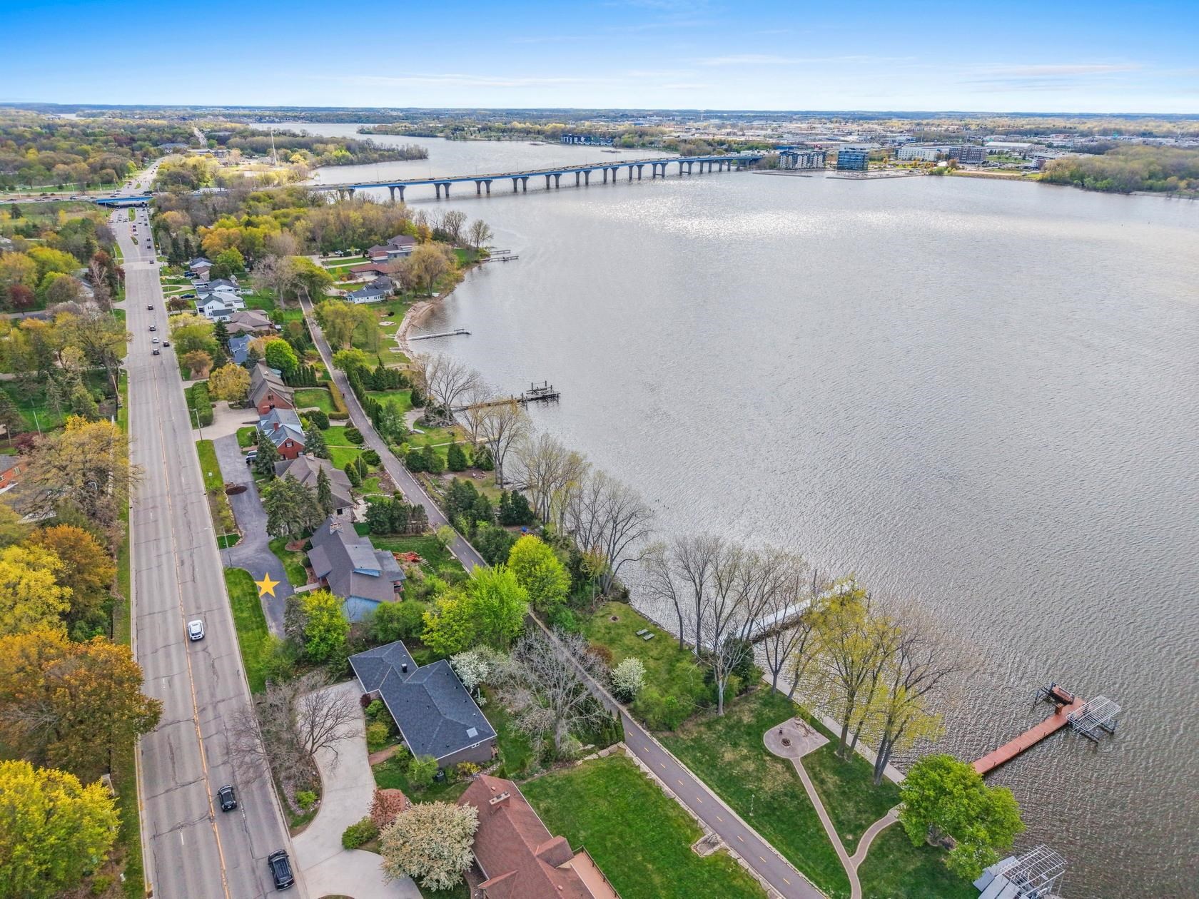 2512 Riverside Drive Green Bay, WI 54301 - Photo 19 of 79