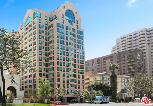 $5,600 | 10520 Wilshire Boulevard, Unit 305, Los Angeles, CA 90024