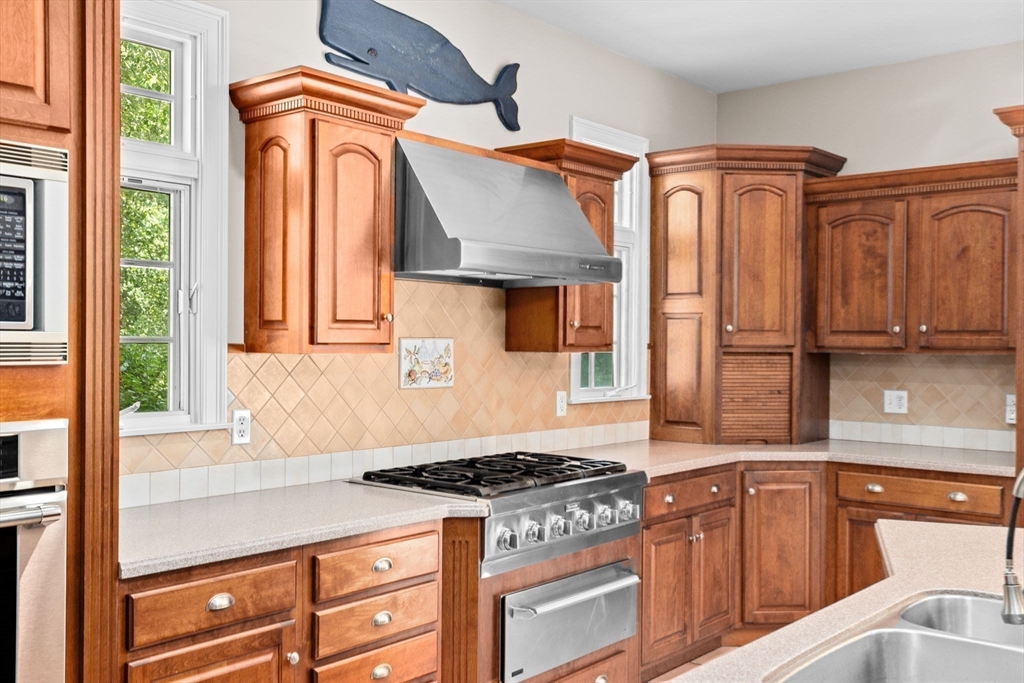 76 Clapp Road Scituate, MA 02066 - Photo 17 of 33