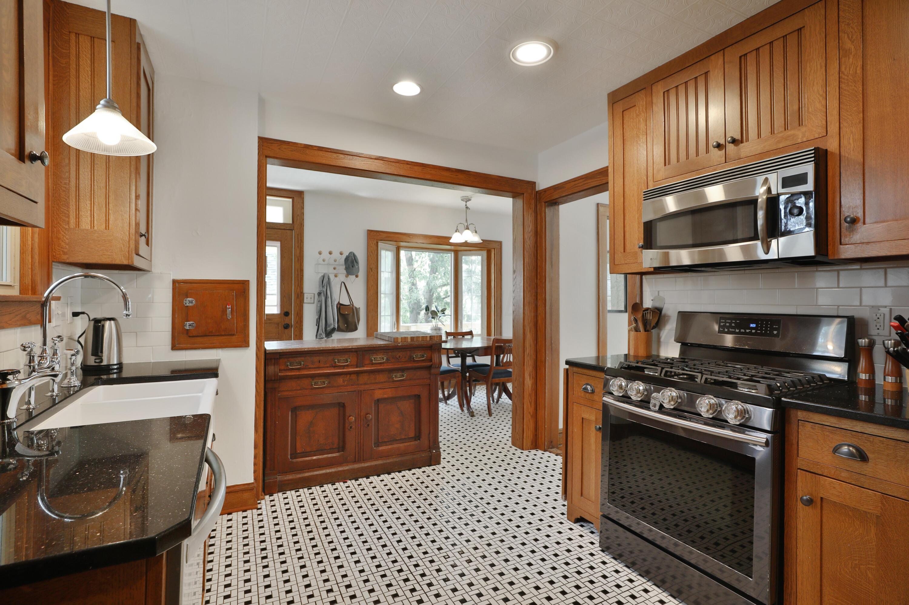 203 Winthrop Road Columbus, OH 43214 - Photo 17 of 60 103-Winthrop-22