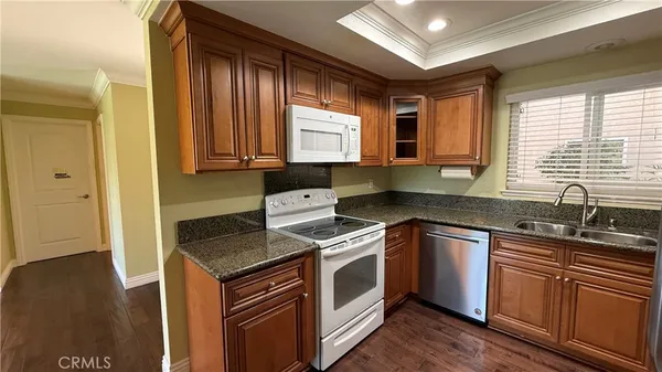 $3,250 | 2388 Via Mariposa West, Unit 1B, Laguna Woods, CA 92637