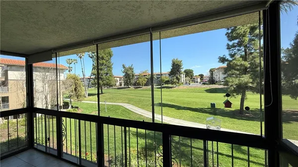 $3,250 | 2388 Via Mariposa West, Unit 1B, Laguna Woods, CA 92637