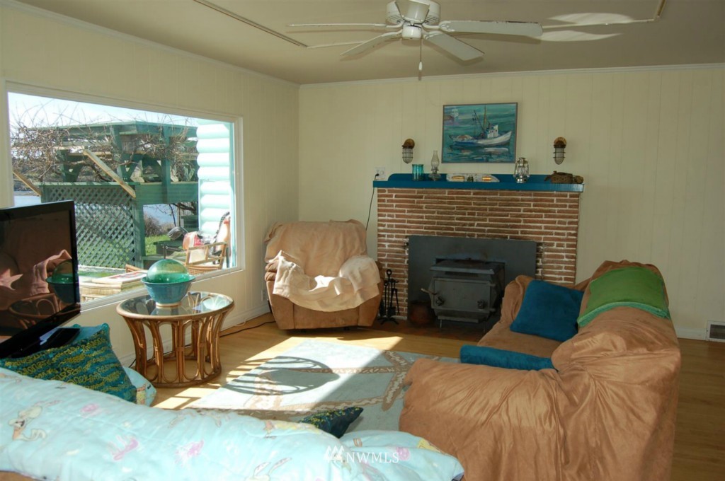 4735 Pear Point Road San Juan Island, WA 98250 - Photo 5 of 14 Gallery Image 5