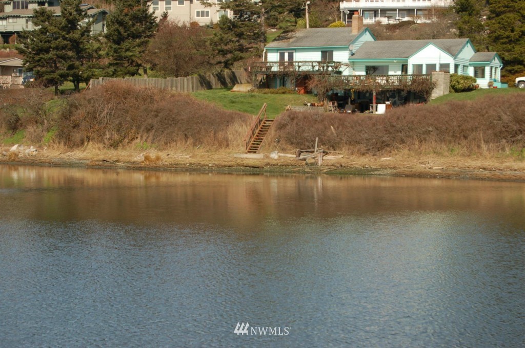 4735 Pear Point Road San Juan Island, WA 98250 - Photo 10 of 14 Gallery Image 10