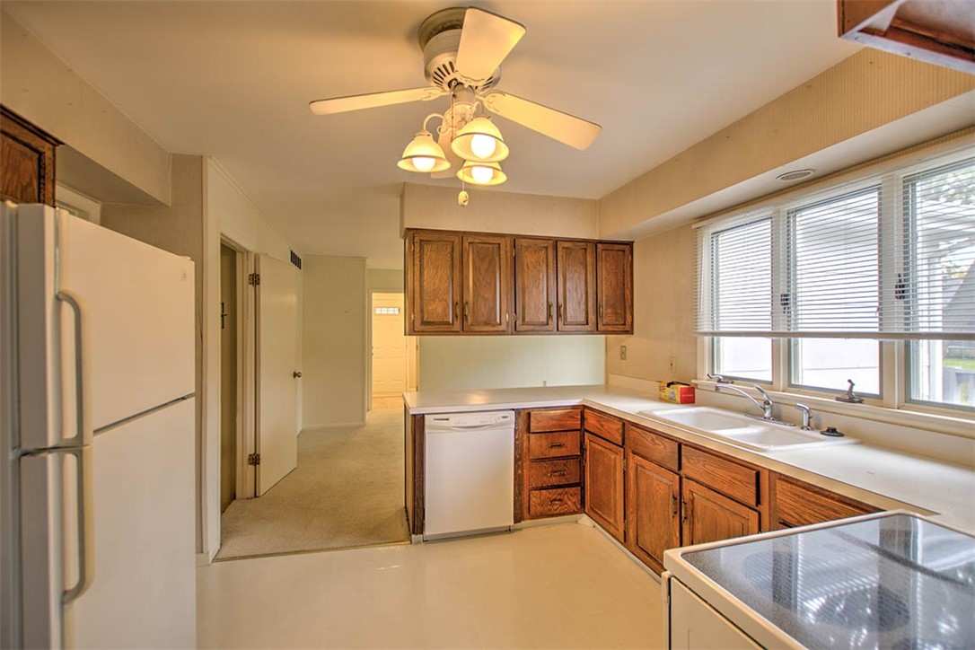 2281 North Summit Avenue Decatur, IL 62526 - Photo 11 of 27 Gallery Image 11