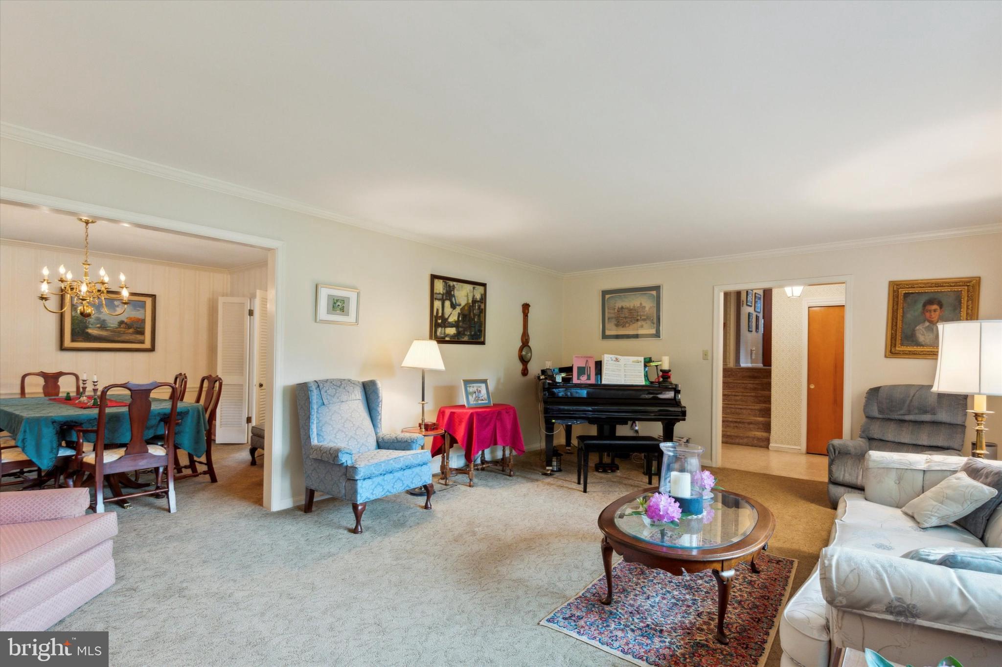 2822 North Kent Road Broomall, PA 19008 - Photo 3 of 23 Gallery Image 3