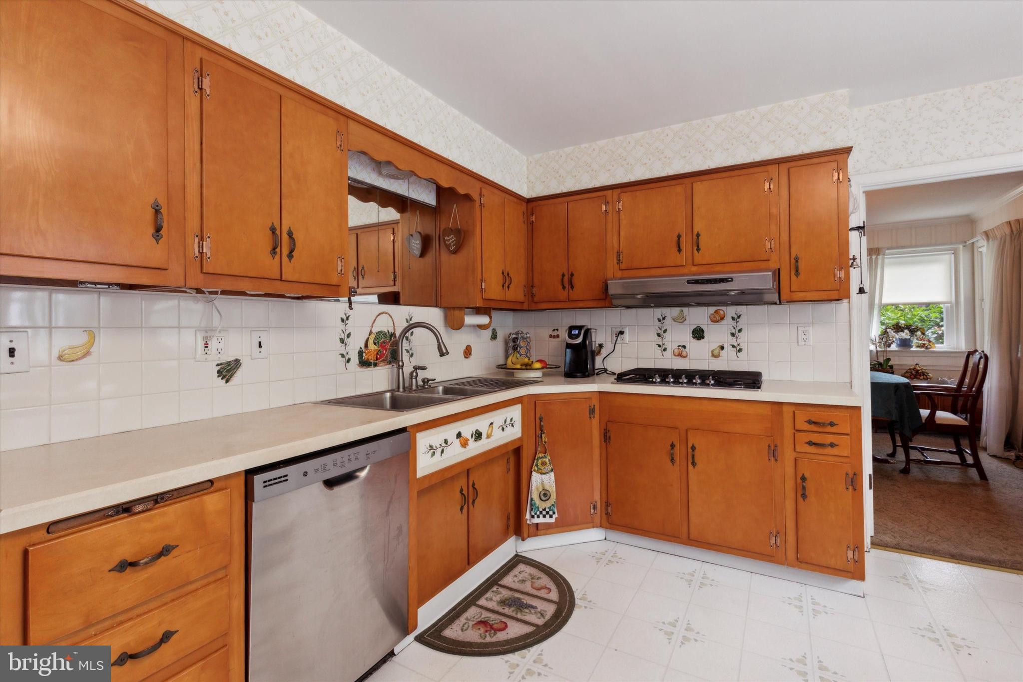2822 North Kent Road Broomall, PA 19008 - Photo 7 of 23 Gallery Image 7