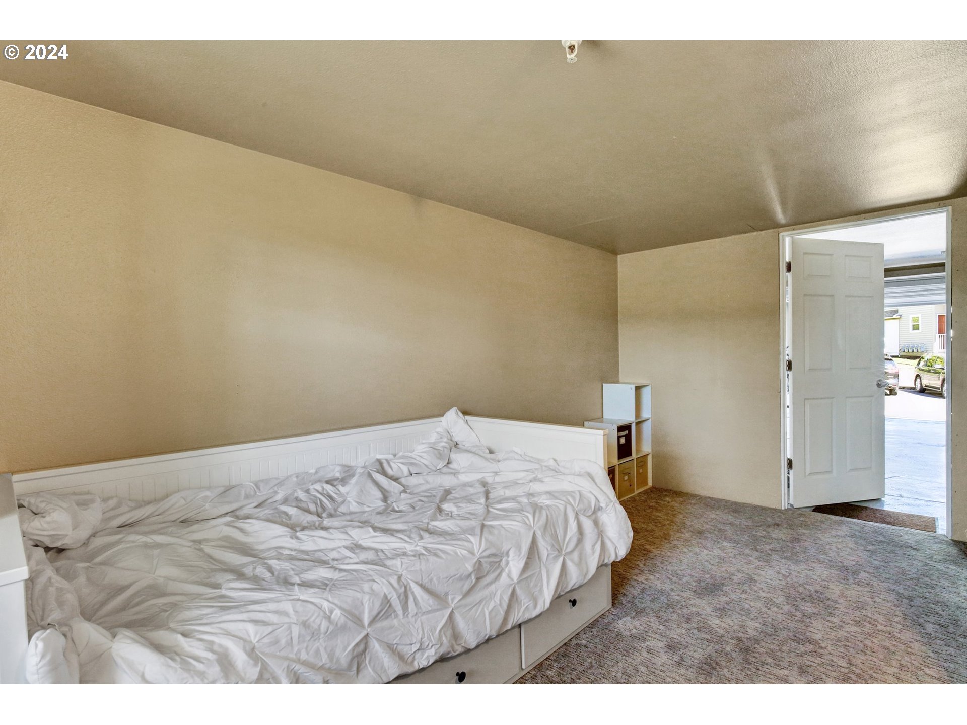 15410 Southwest Sparrow Loop Beaverton, OR 97007 - Photo 19 of 29 Gallery Image 19