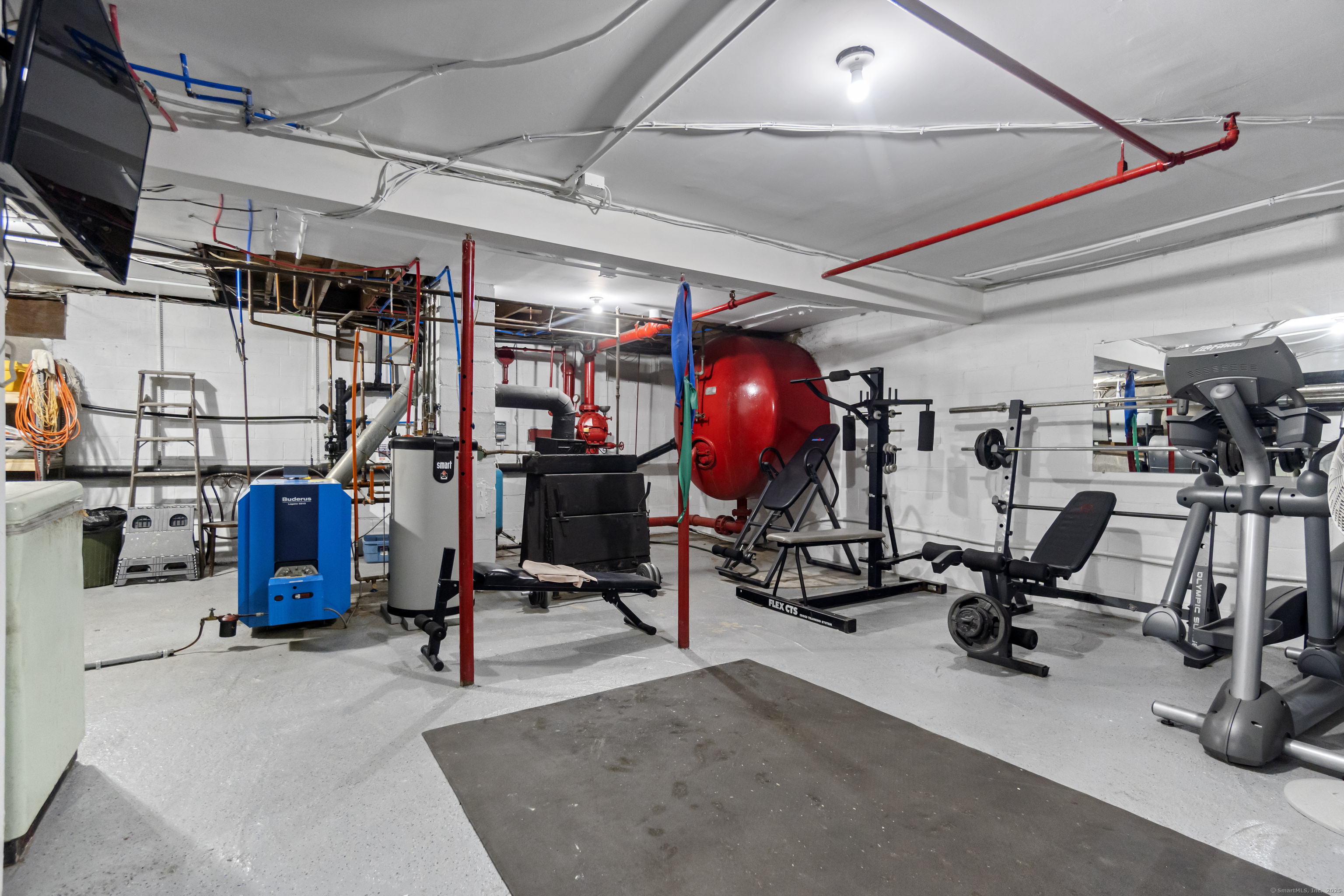 319 Main Street South Bethlehem, CT 06751 - Photo 19 of 33 a view of a room with gym equipment