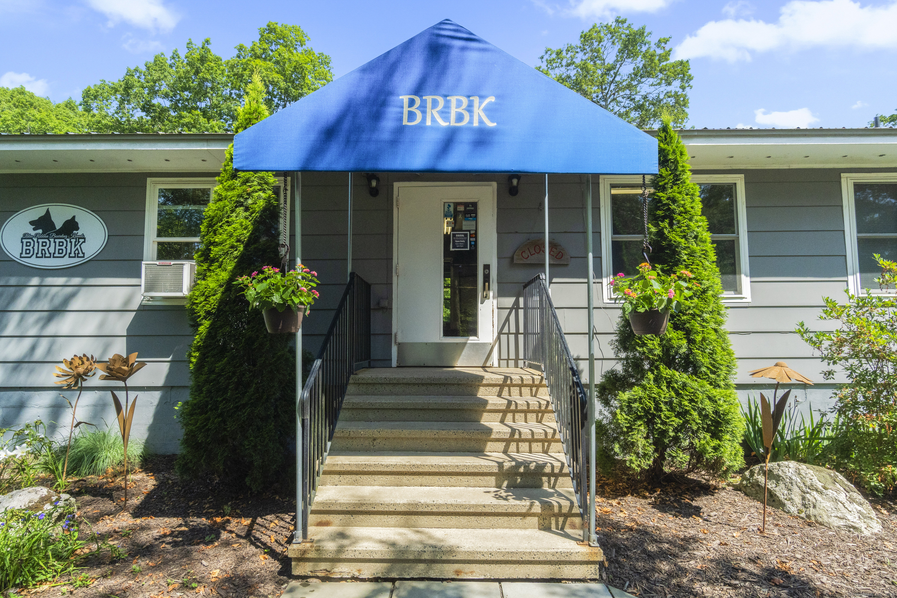 319 Main Street South Bethlehem, CT 06751 - Photo 3 of 33 a front view of a house with plants