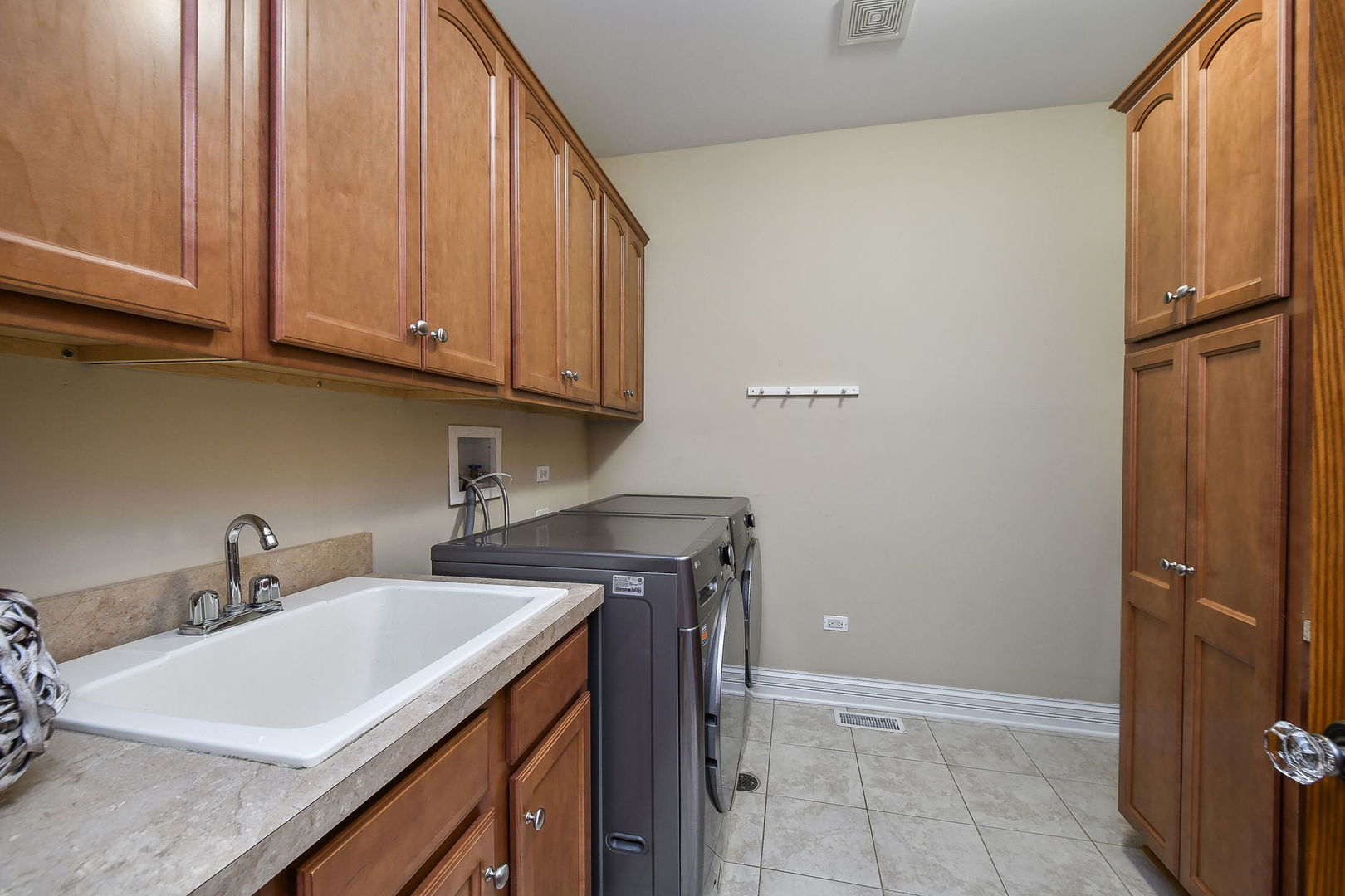 821 Wellner Road Naperville, IL 60540 - Photo 28 of 56