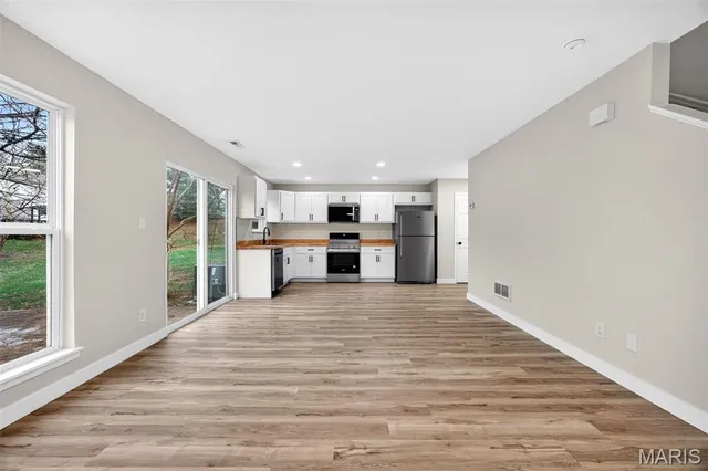 $261,000 | 204 Waterside Crossing Court, St. Peters, MO 63376