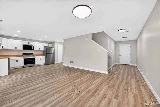 $261,000 | 204 Waterside Crossing Court, St. Peters, MO 63376