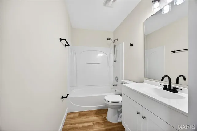 $261,000 | 204 Waterside Crossing Court, St. Peters, MO 63376