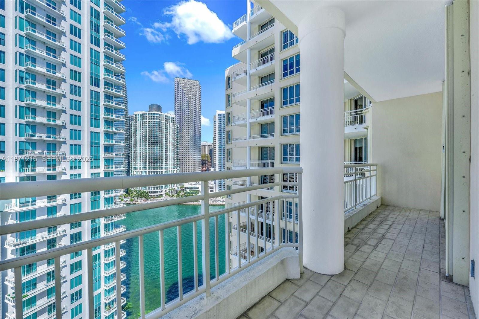 888 Brickell Key Drive, Unit 2201 Miami, FL 33131 - Photo 4 of 43