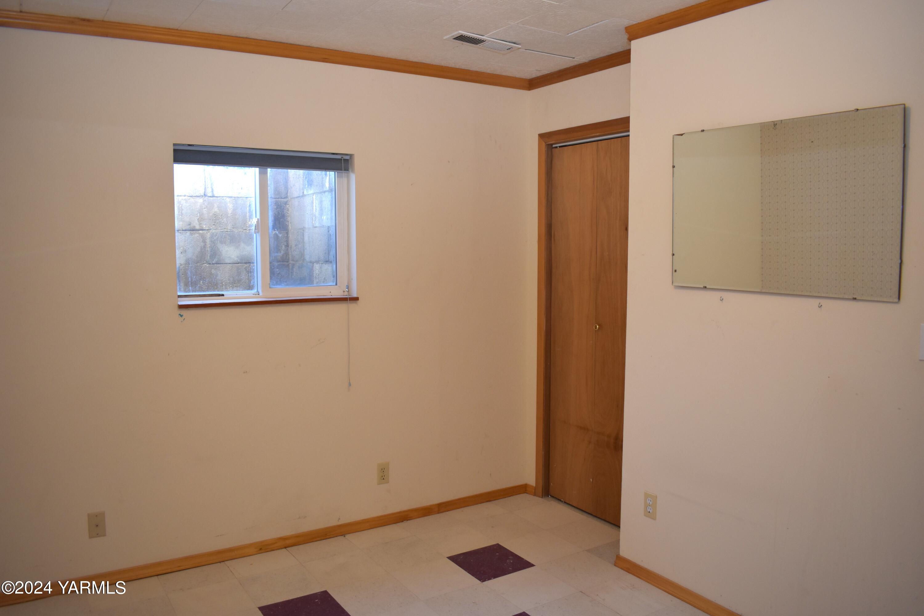 210 Desmarais Road Moxee, WA 98936 - Photo 13 of 21 a view of an empty room