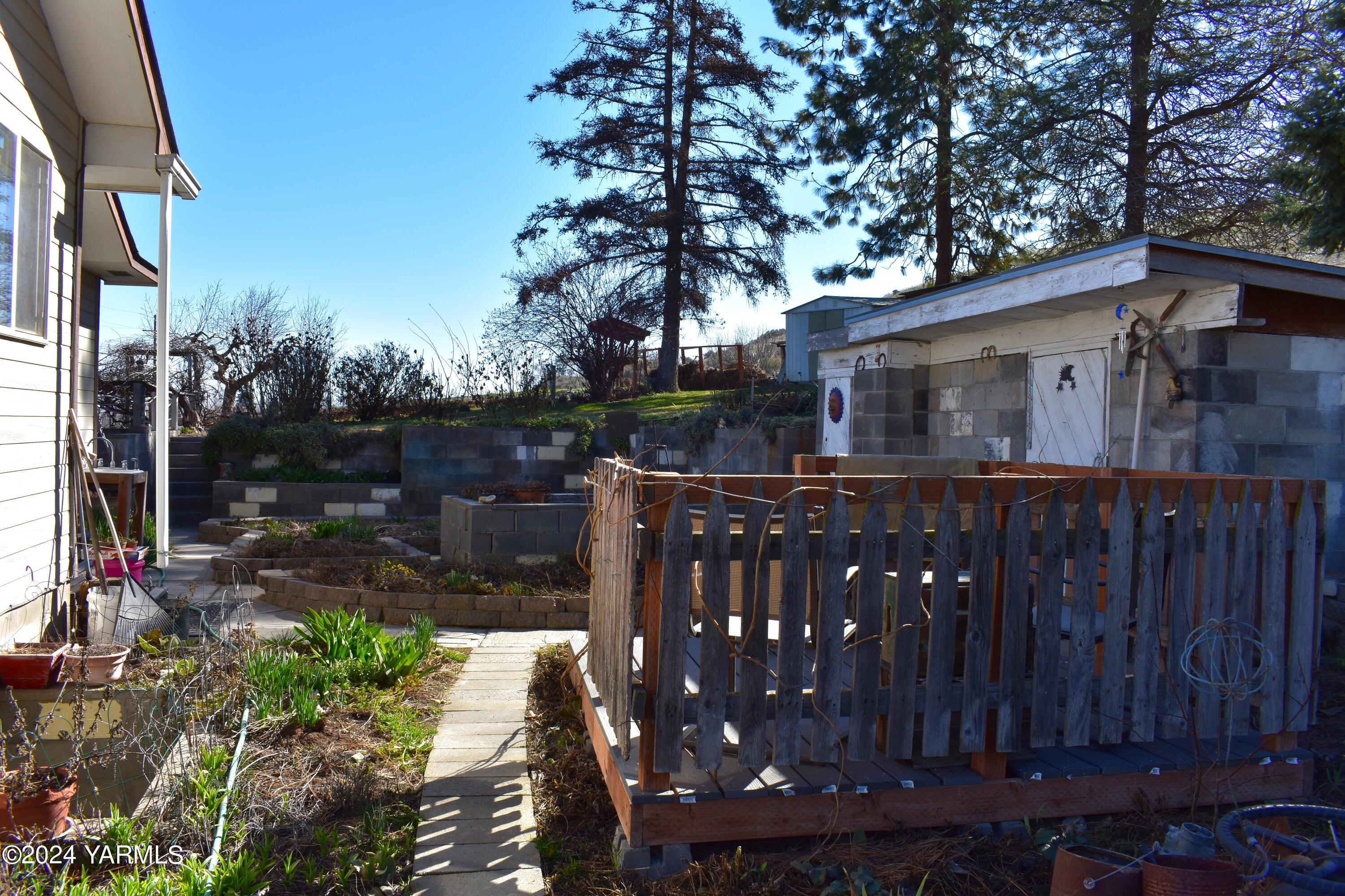 210 Desmarais Road Moxee, WA 98936 - Photo 15 of 21 a view of house with a outdoor space