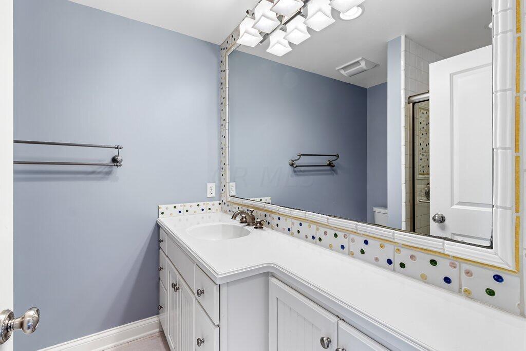 4181 Kenny Road Columbus, OH 43220 - Photo 35 of 62 Full Bath