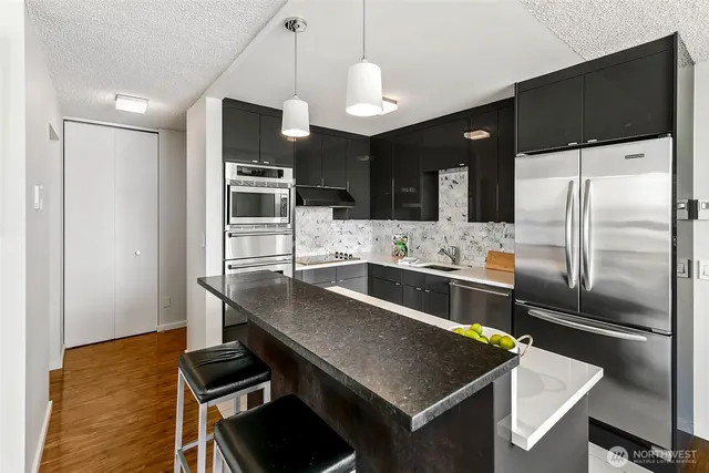 $570,000 | 1120 8th Avenue, Unit 1701, Seattle, WA 98101