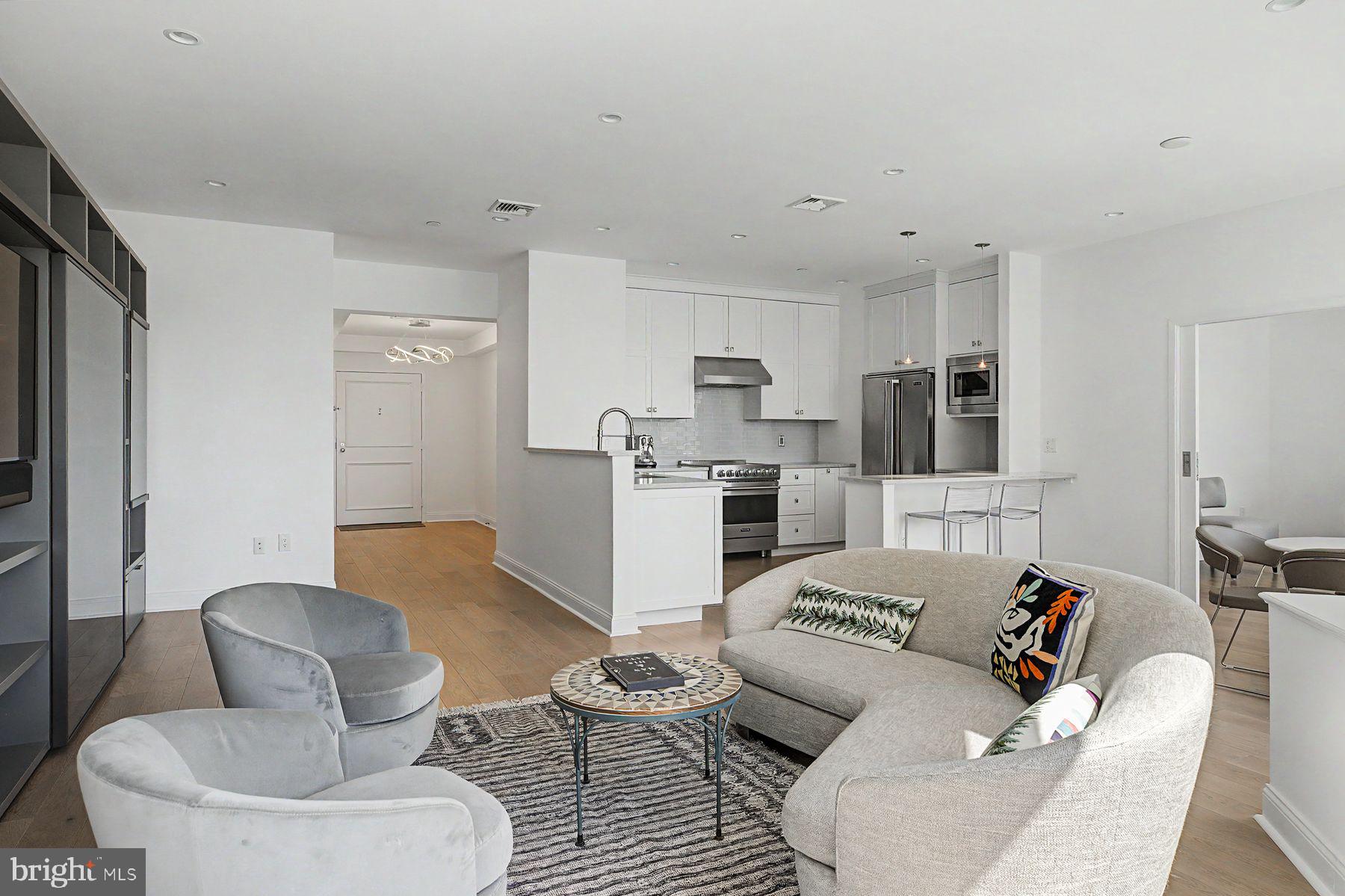 202-210 West Rittenhouse Square, Unit 1808 Philadelphia, PA 19103 - Photo 8 of 44