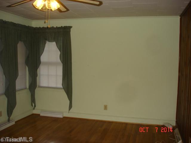 102 Fallen Oak Road Greensboro, NC 27455 - Photo 2 of 8 Living Room.